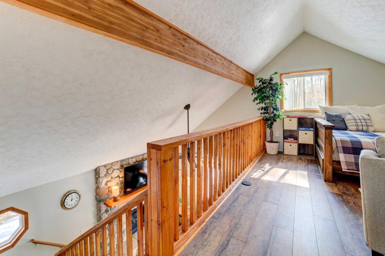 Roscommon Retreat With Deck About 1 Mile To Higgins Lake Exterior photo